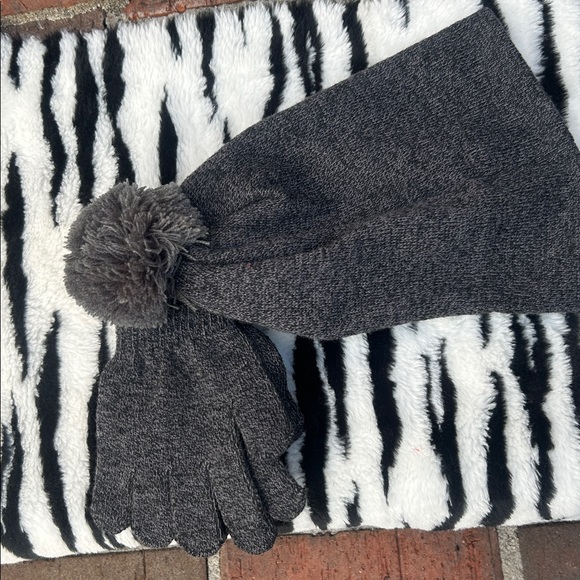 Toddler Puma Charcoal Knit Beanie and Gloves Set - Picture 2 of 3